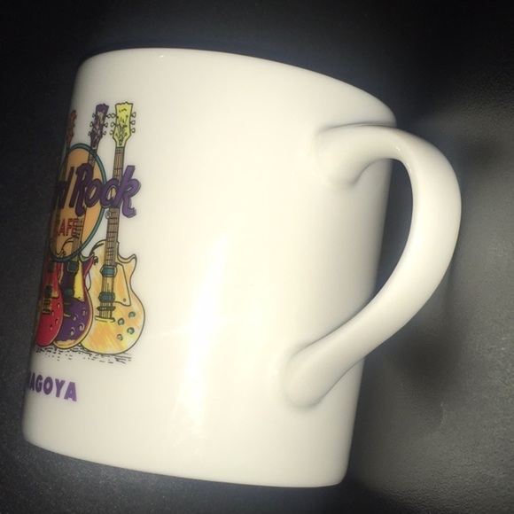 RaRe ! Hard Rock Cafe Nagoya JAPAN mug cup coffee tea petite 3-1/2” tall - Picture 9 of 10